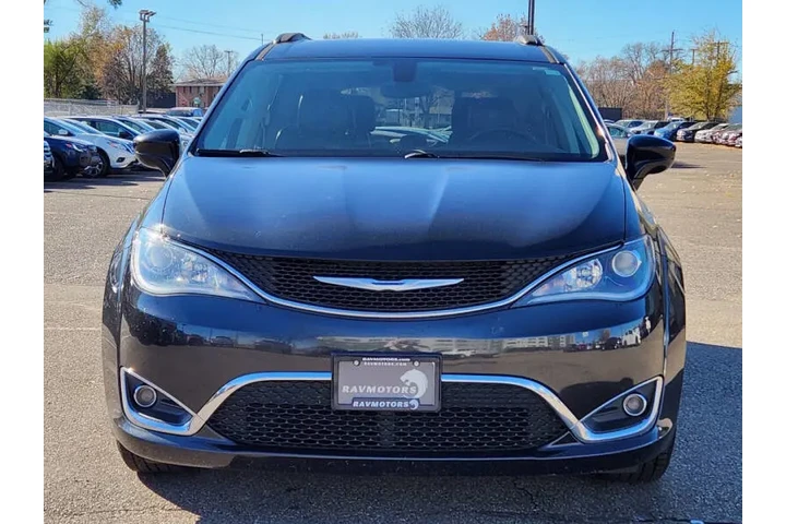 $11475 : 2017 Pacifica Touring-L image 8