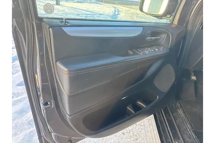 $9000 : Dodge Grand Caravan 2017 GT image 10