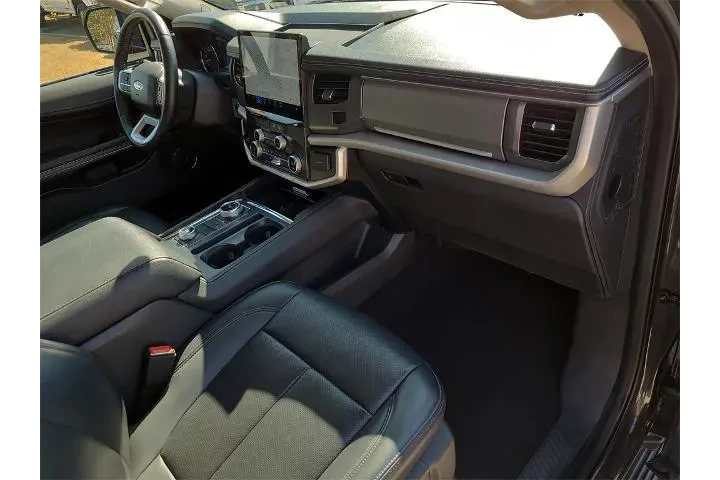 $39980 : Ford Expedition 2024 4x4 XLT image 10