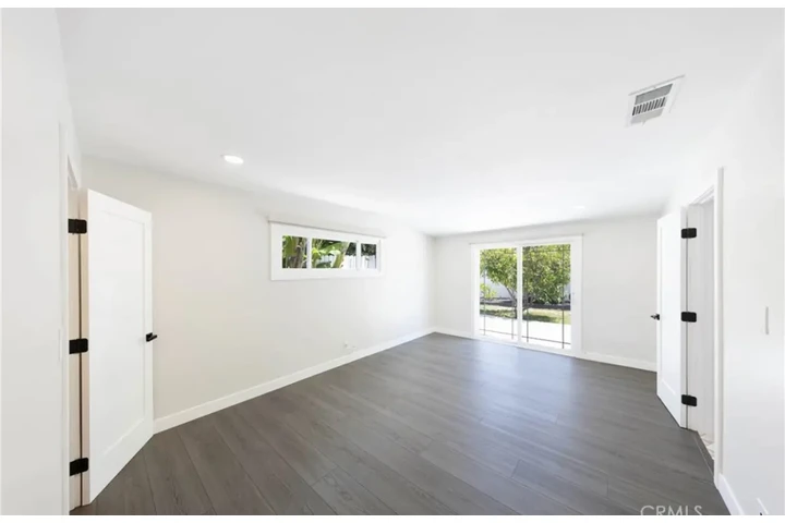 $1300 : 3 Newport Ave, 3 baños image 4