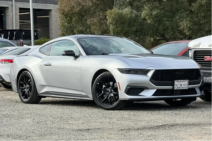 $33205 : Ford Mustang 2025 EcoBoost 2 image 2