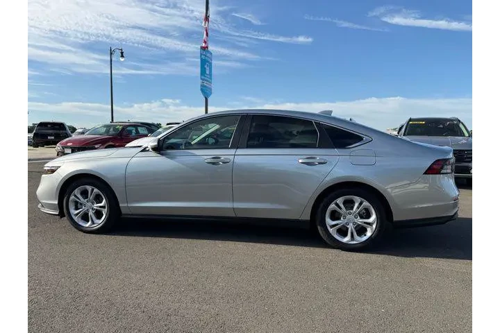 $26991 : Honda Accord 2025 LX 4dr Sed image 5