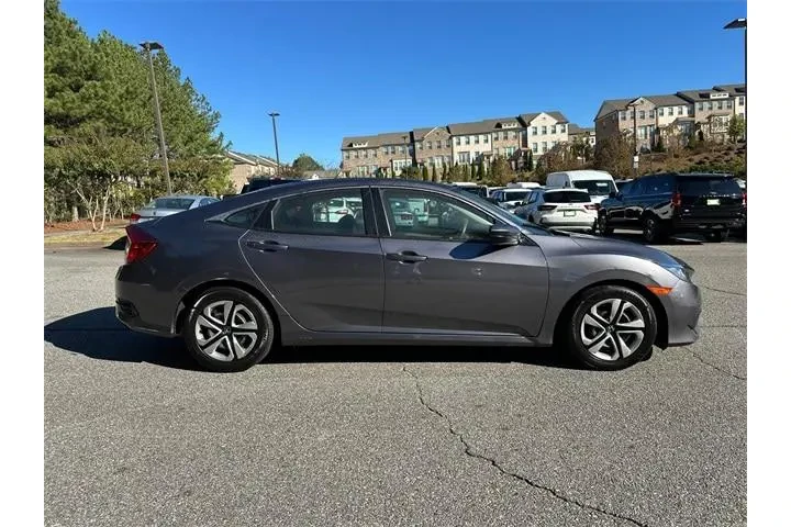 $18348 : Honda Civic 2017 LX 4dr Seda image 8