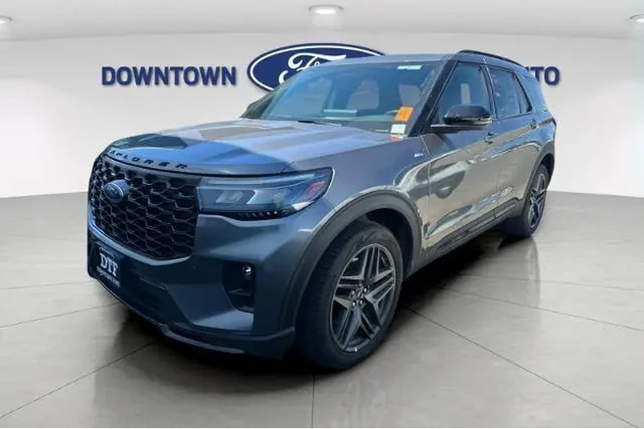 $38991 : Ford Explorer 2025 AWD ST-Li image 2