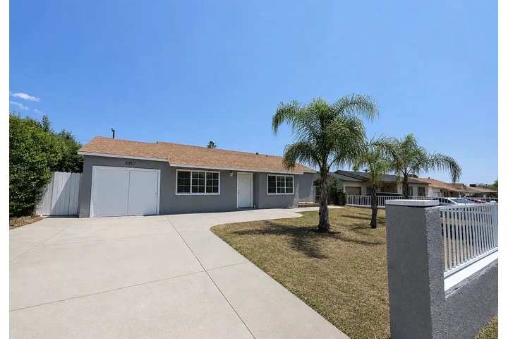 $1000 : Spacious 4-bedroom 2-bath Home image 1