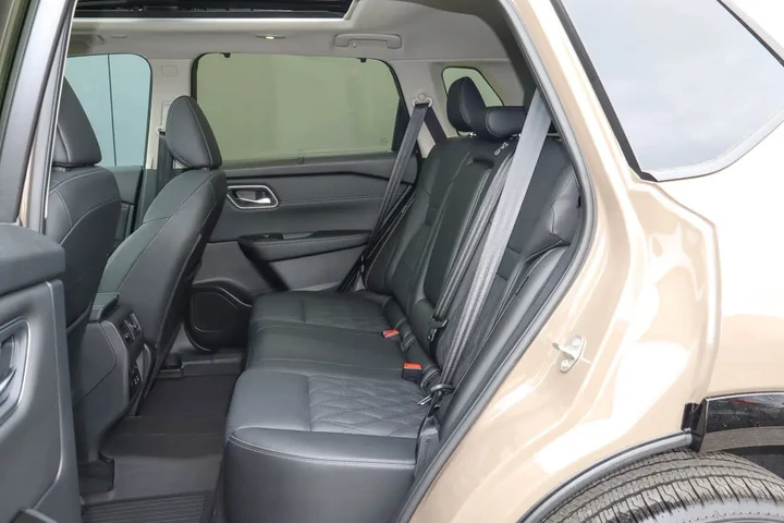 $34587 : 2025 Rogue AWD Platinum image 8