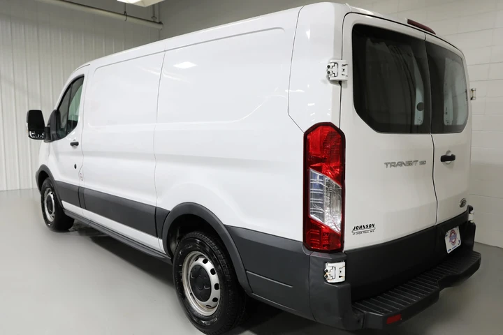 $26497 : Ford Transit 2017 150 3dr SW image 5