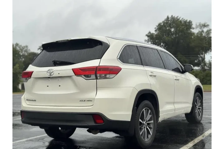 $17999 : 2017 Highlander XLE image 3
