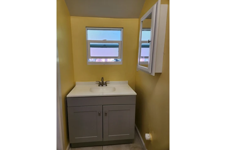 $1100 : Efficency disponible image 6