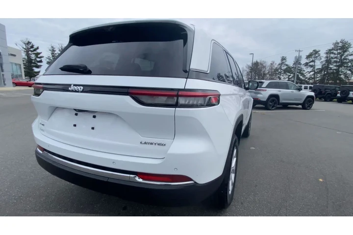 $32109 : Jeep Grand Cherokee 2023 4x4 image 2