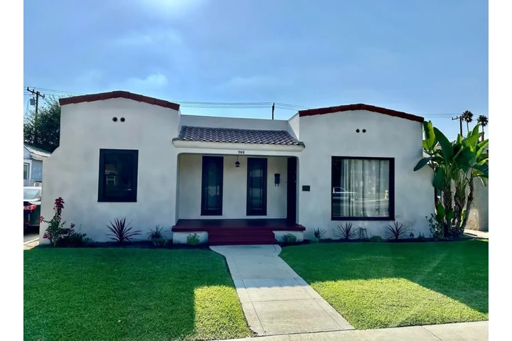 $3200 : Halfway storage image 1