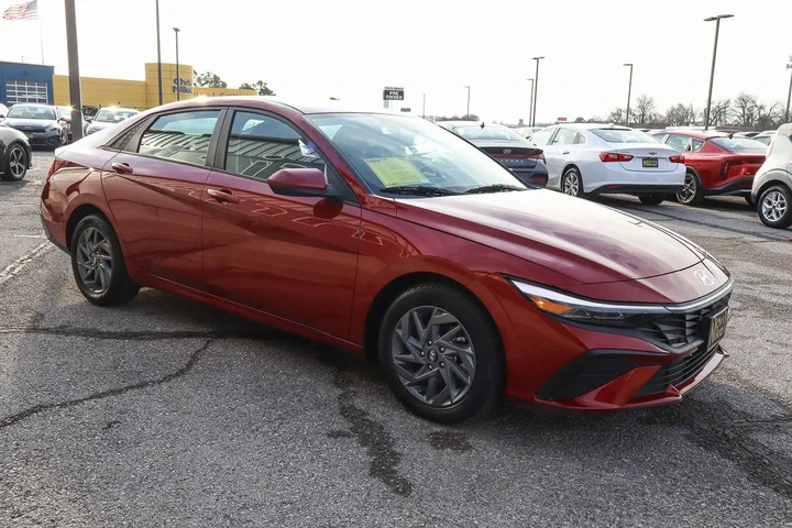 $18288 : 2024 Elantra SEL IVT image 3