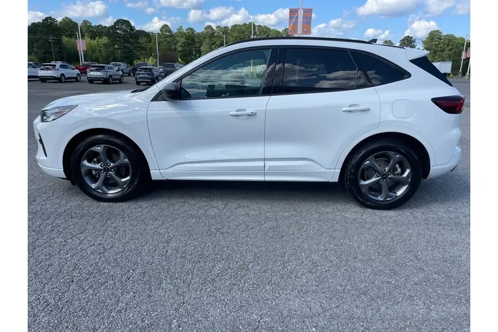 $19291 : Ford Escape 2023 ST-Line 4dr image 5