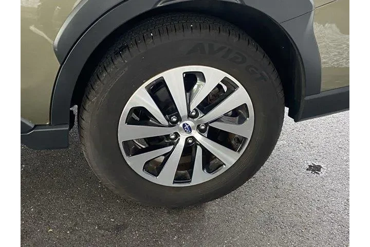 Subaru Outback 2023 AWD Prem image 10
