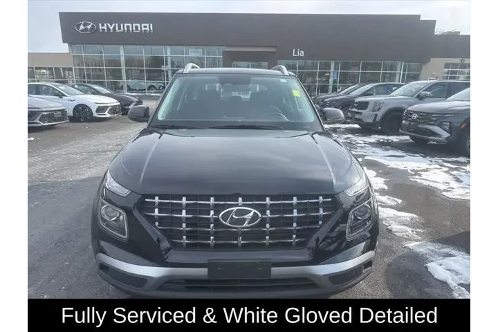 $19995 : Hyundai VENUE 2025 SEL 4dr C image 9