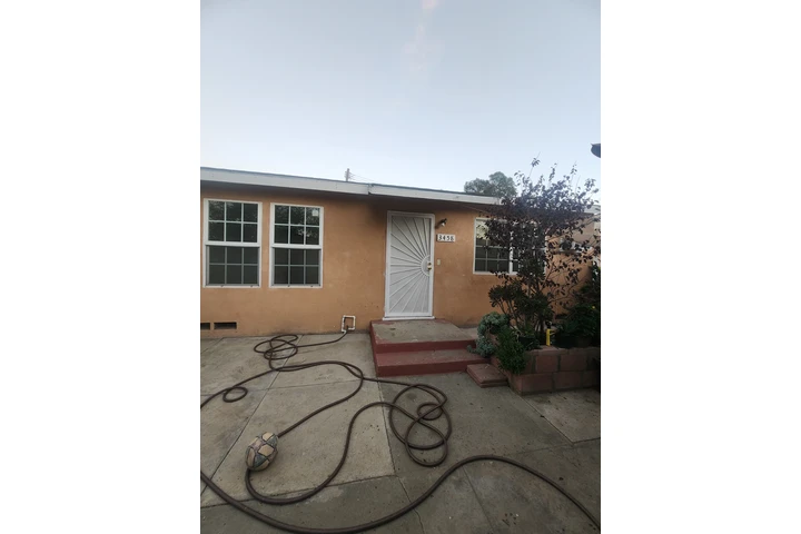 $2100 : Rento casita image 1