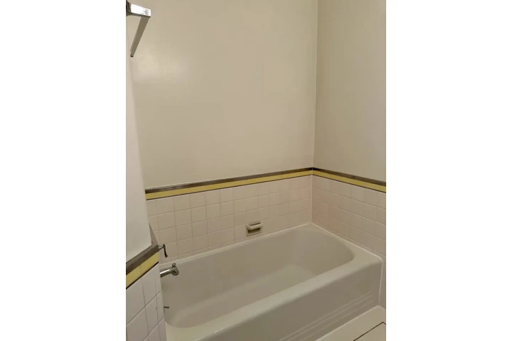 $1450 : Spacious 1 Bedroom 1 Bath Apt image 8