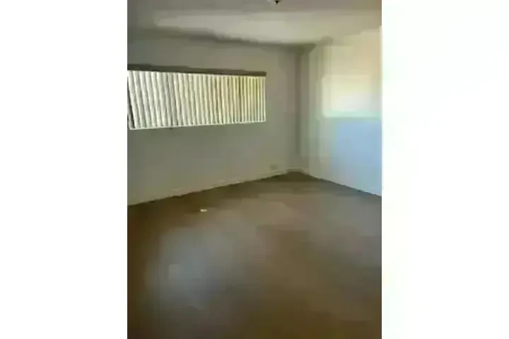 RENTO APTO EN L.A./ 90044 image 4