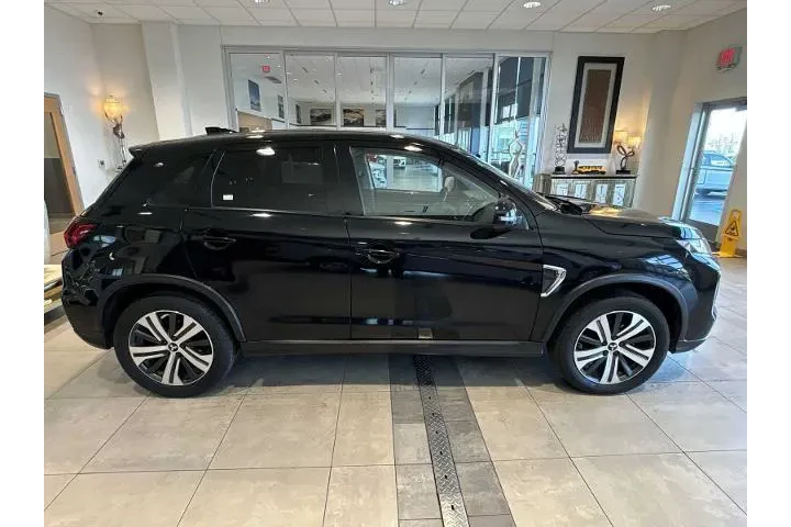 $12800 : Mitsubishi Outlander Sport 2 image 2