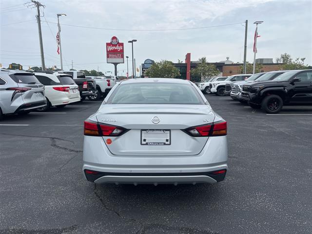 $20990 : PRE-OWNED 2022 NISSAN ALTIMA image 6