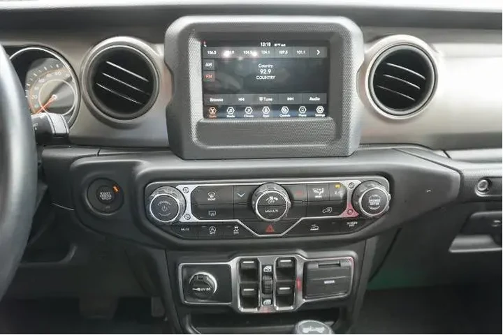 $31988 : Jeep Wrangler Unlimited 2022 image 8