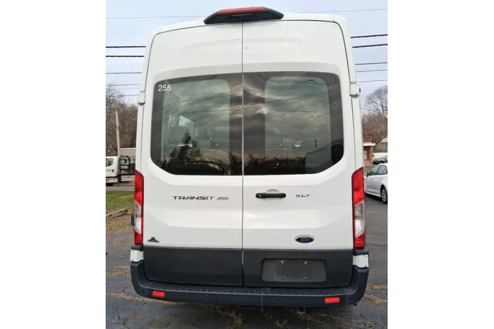 $32000 : 2022 Transit 350 XLT image 3