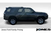 $37138 : Toyota 4Runner 2022 4x4 SR5 thumbnail