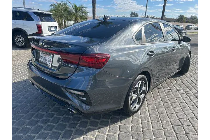 $12995 : Kia Forte 2021 image 4