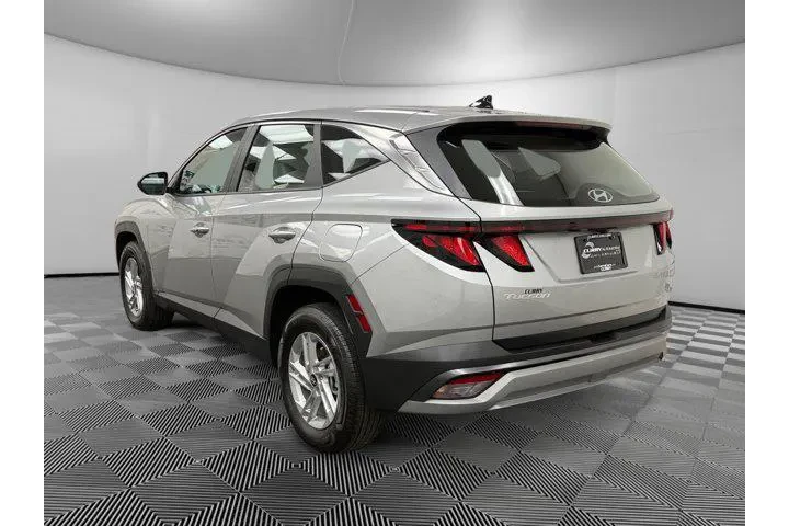$25988 : Hyundai TUCSON 2025 AWD SE 4 image 3
