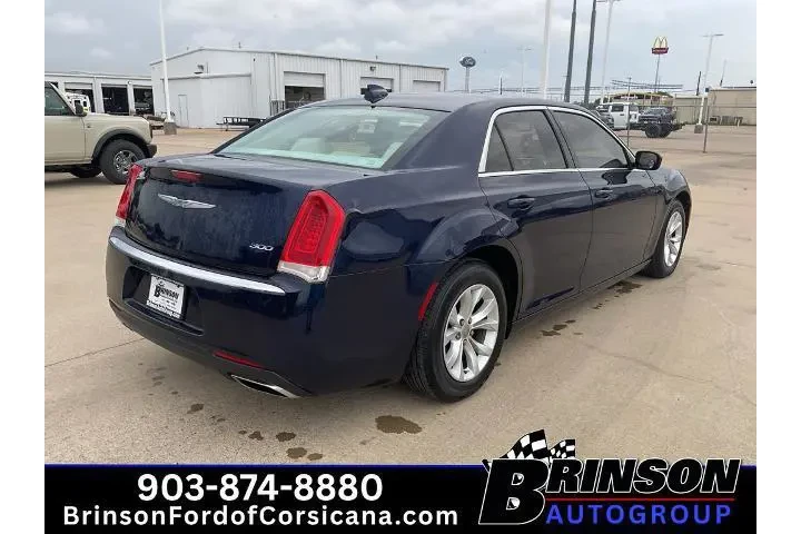 $9990 : Chrysler 300 2015 Limited 4d image 7