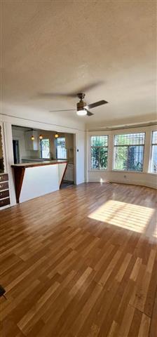 $1400 : 2 BEDROOM, 2 BATH image 8