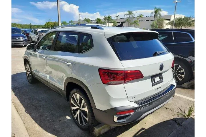 $21777 : Volkswagen Taos 2024 SE 4dr image 6