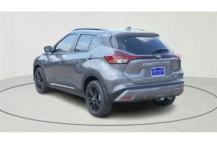$20470 : Nissan Kicks 2023 SR 4dr Cro image 5