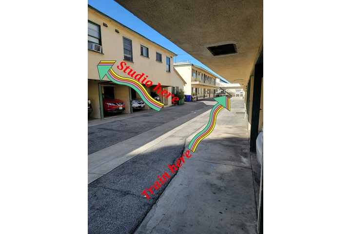 $550 : Se Conparte Studio image 2