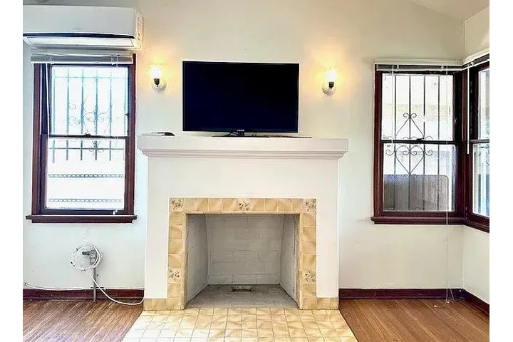 $900 : casa de un solo piso al frente image 4