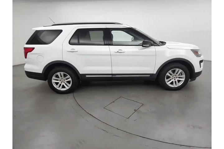 $22998 : Ford Explorer 2019 AWD XLT 4 image 4