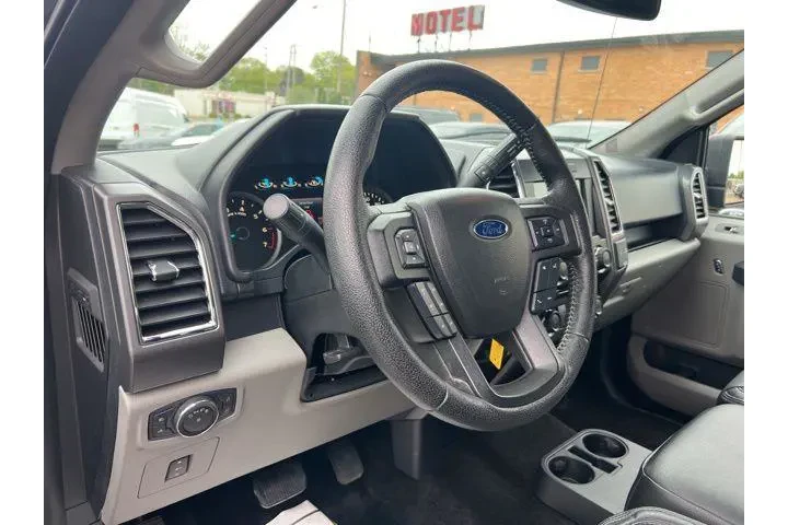 $21742 : Ford F-150 2016 4x4 King Ran image 6