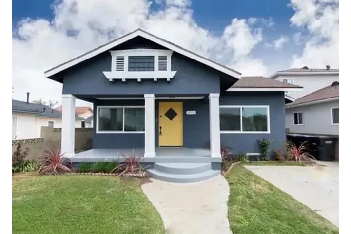 $2995 : A Single Family House 4br image 1