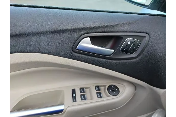 $13500 : Ford Escape 2017 AWD Titaniu image 10