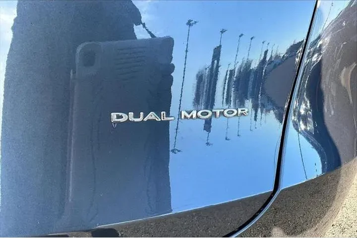 $18998 : Tesla Model Y 2021 AWD Long image 8