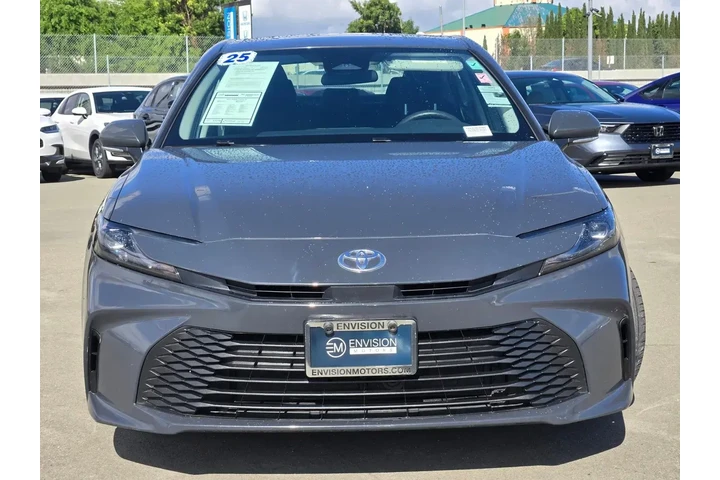 $28588 : Toyota Camry 2025 SE 4dr Sed image 2