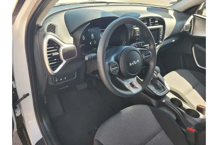 $19991 : Kia Soul 2025 S 4dr Crossove image 9