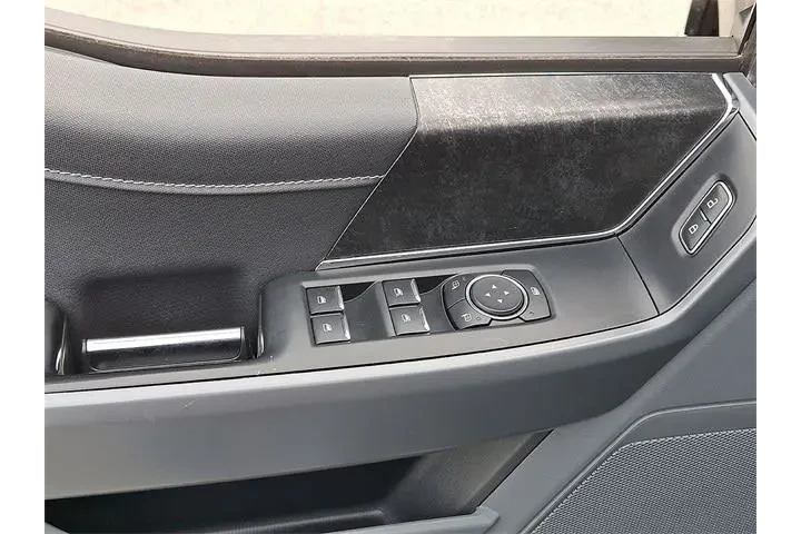 $39995 : Ford F-150 2023 4x4 XLT 4dr image 10