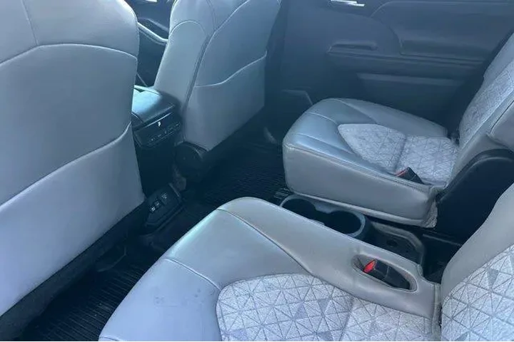 $34900 : Toyota Highlander Hybrid 202 image 7