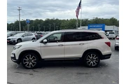 $23885 : 2019 Pilot Touring 7-Passenger thumbnail