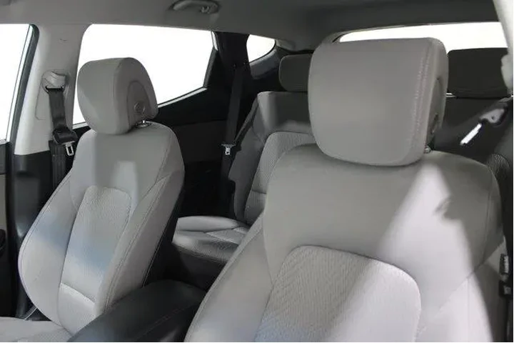 $11982 : Hyundai SANTA FE Sport 2017 image 5