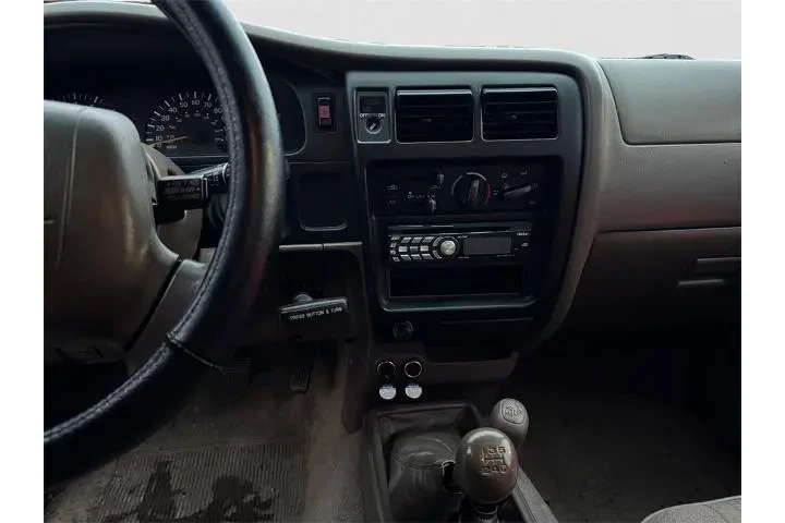 $11991 : Toyota Tacoma 1998 2dr SR5 V image 9