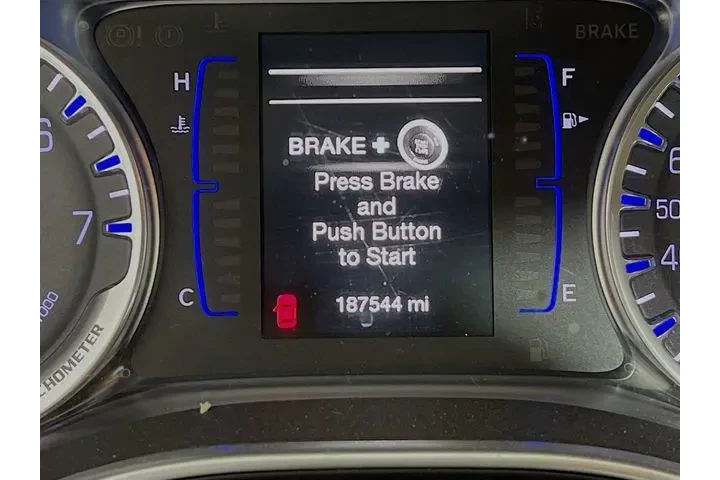 $9975 : Chrysler 200 2016 Limited 4d image 9