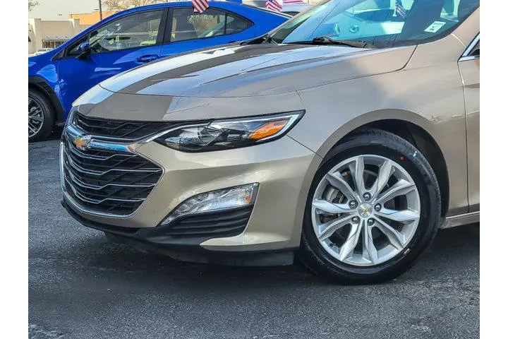 $21955 : Chevrolet Malibu 2023 LT 4dr image 2