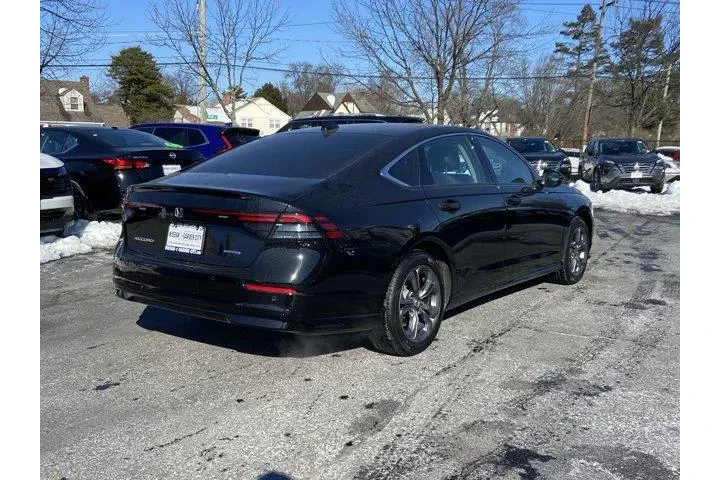 $27487 : Honda Accord Hybrid 2025 EX- image 3